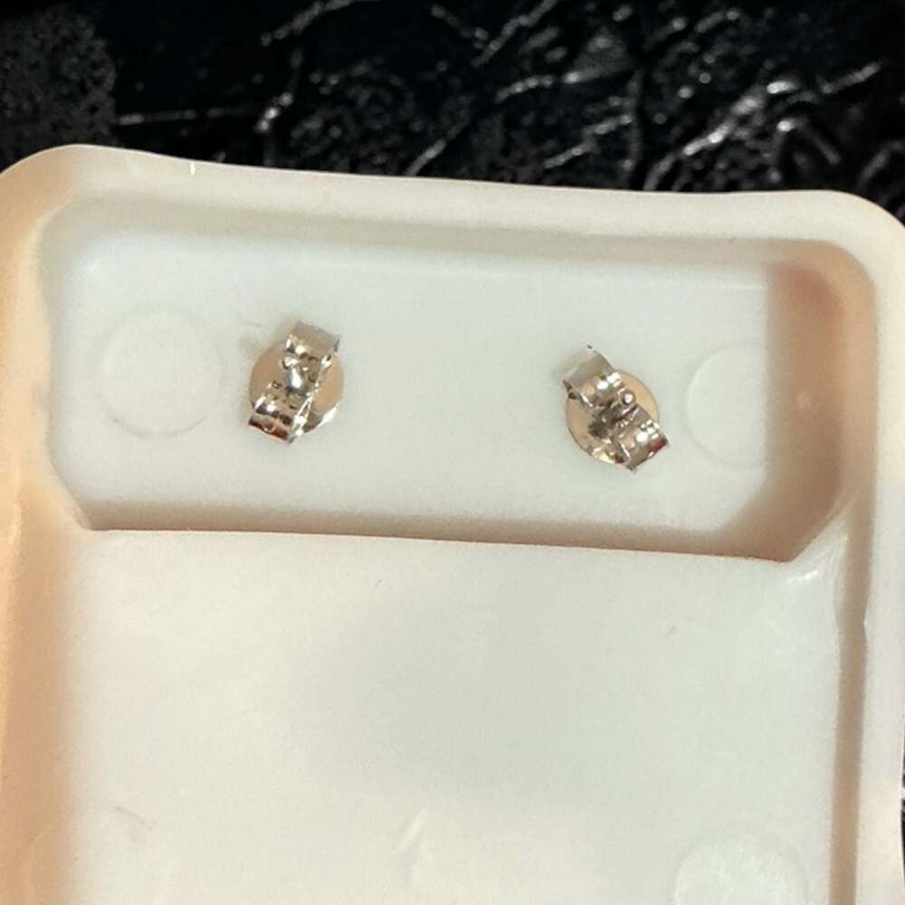 9mm Sterling Silver Moissanite Clover Stud Earrings with Mother of Pearl Inlay - Picture 4 of 4